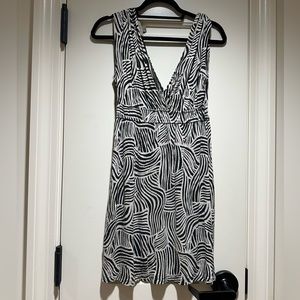 Ann Taylor Loft Size XS Petite Zebra-Print V-Neck Cotton Dress